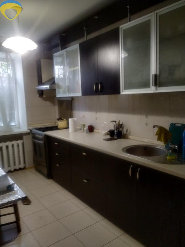 продажа трехкомнатной квартиры номер A-173436 в Суворовском районе, фото номер 5